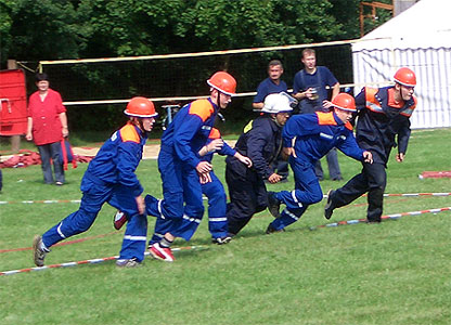 Mannschaftsfoto der Jugend beim Gemeindeaussscheid in Gräfendorf (Foto: 2005)